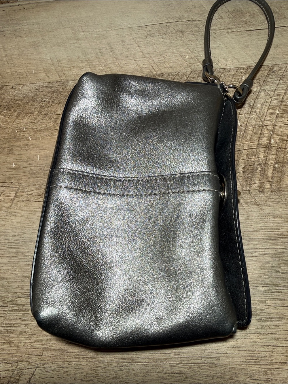 Coach Metallic Wristlet Turnlock Toggle Closure - Picture 9 of 12